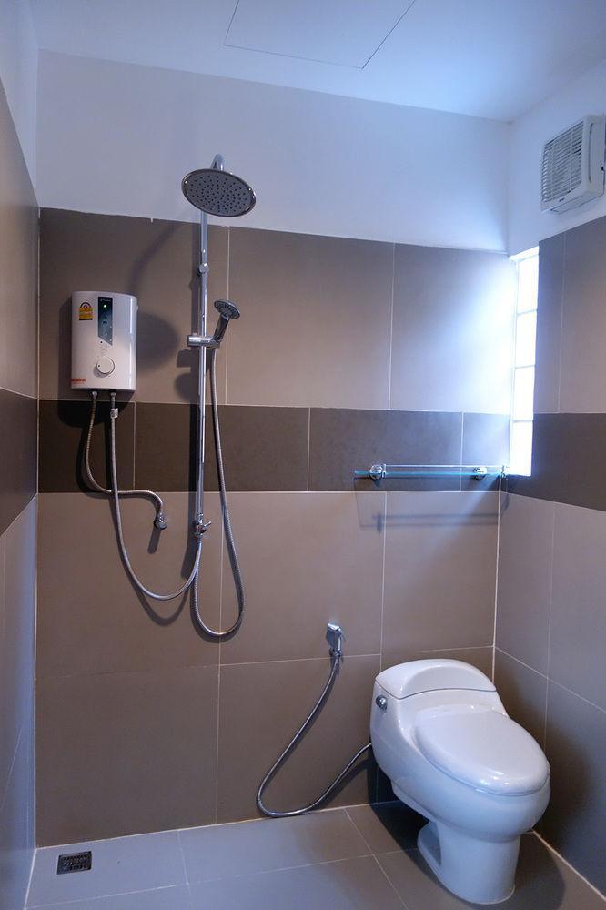 Gp Rooms Pool Guesthouse Pattaya Bagian luar foto