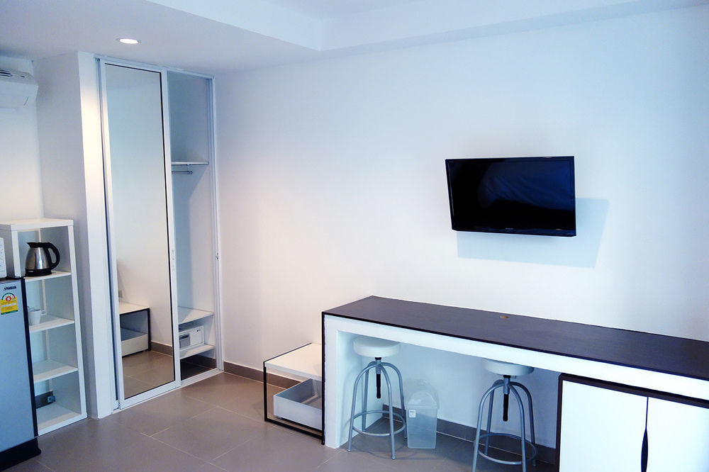 Gp Rooms Pool Guesthouse Pattaya Bagian luar foto