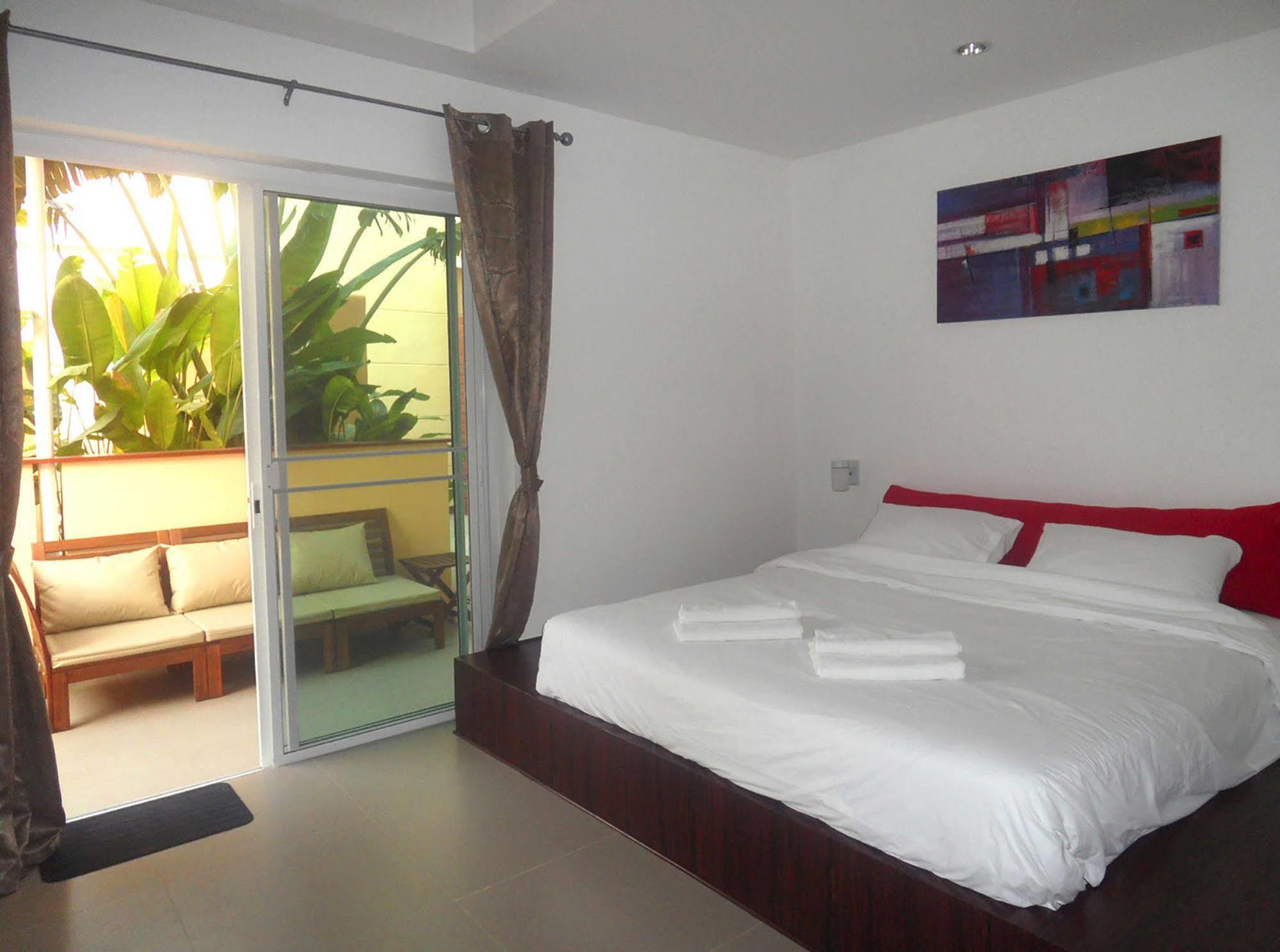Gp Rooms Pool Guesthouse Pattaya Bagian luar foto