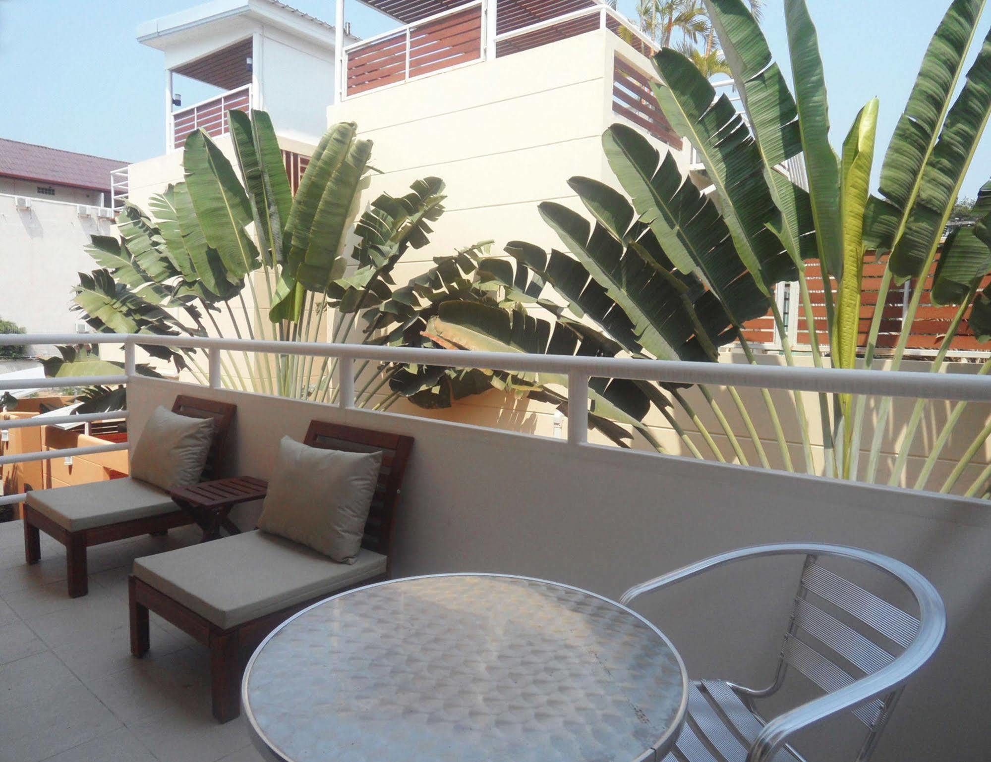 Gp Rooms Pool Guesthouse Pattaya Bagian luar foto