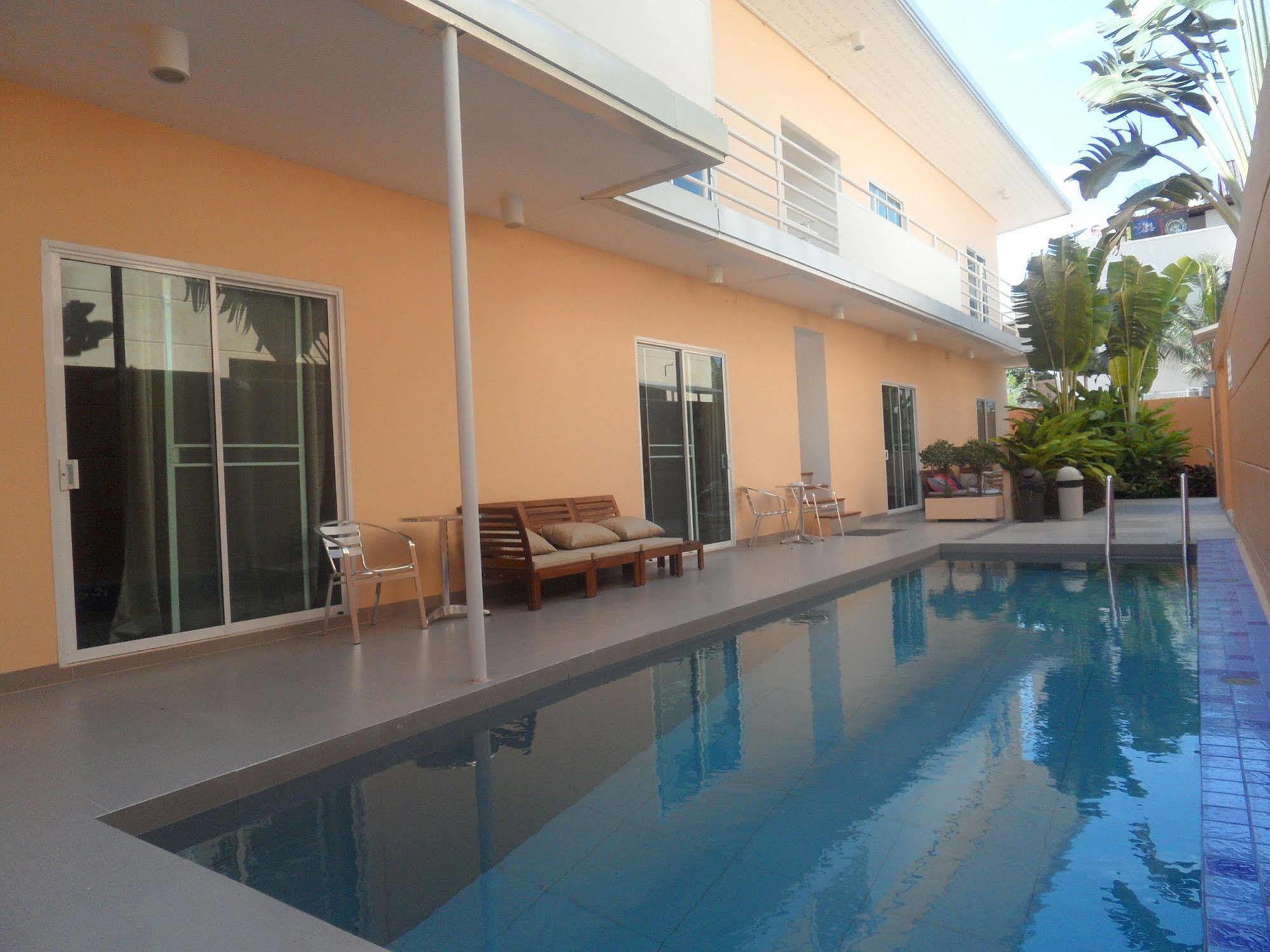 Gp Rooms Pool Guesthouse Pattaya Bagian luar foto