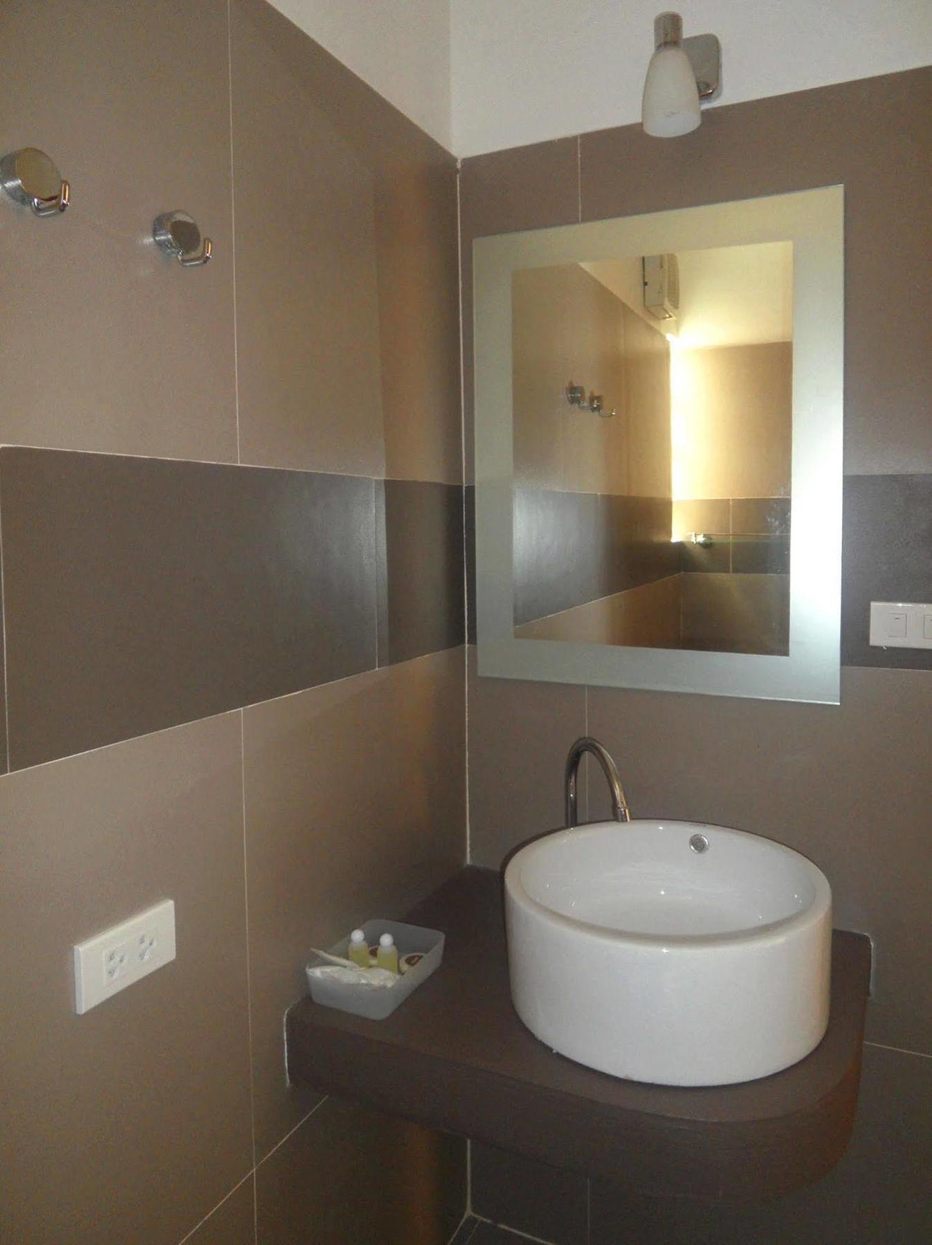 Gp Rooms Pool Guesthouse Pattaya Bagian luar foto
