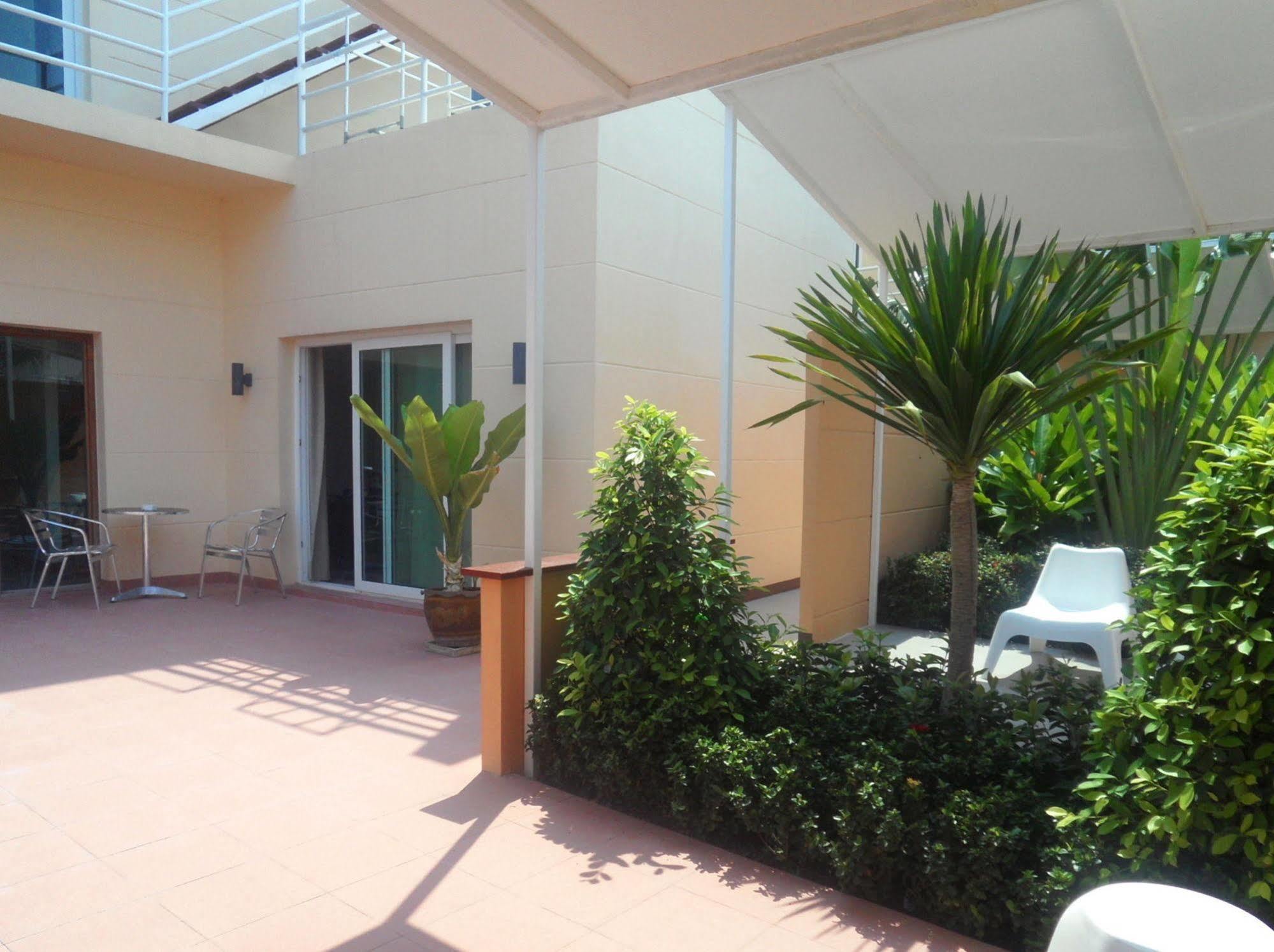Gp Rooms Pool Guesthouse Pattaya Bagian luar foto