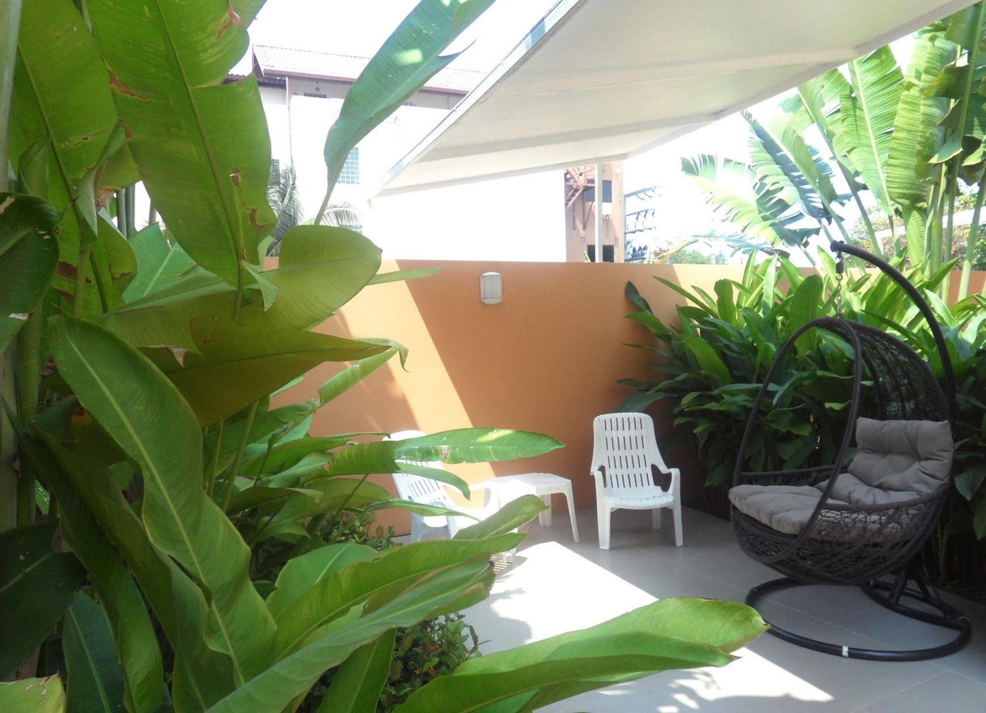Gp Rooms Pool Guesthouse Pattaya Bagian luar foto