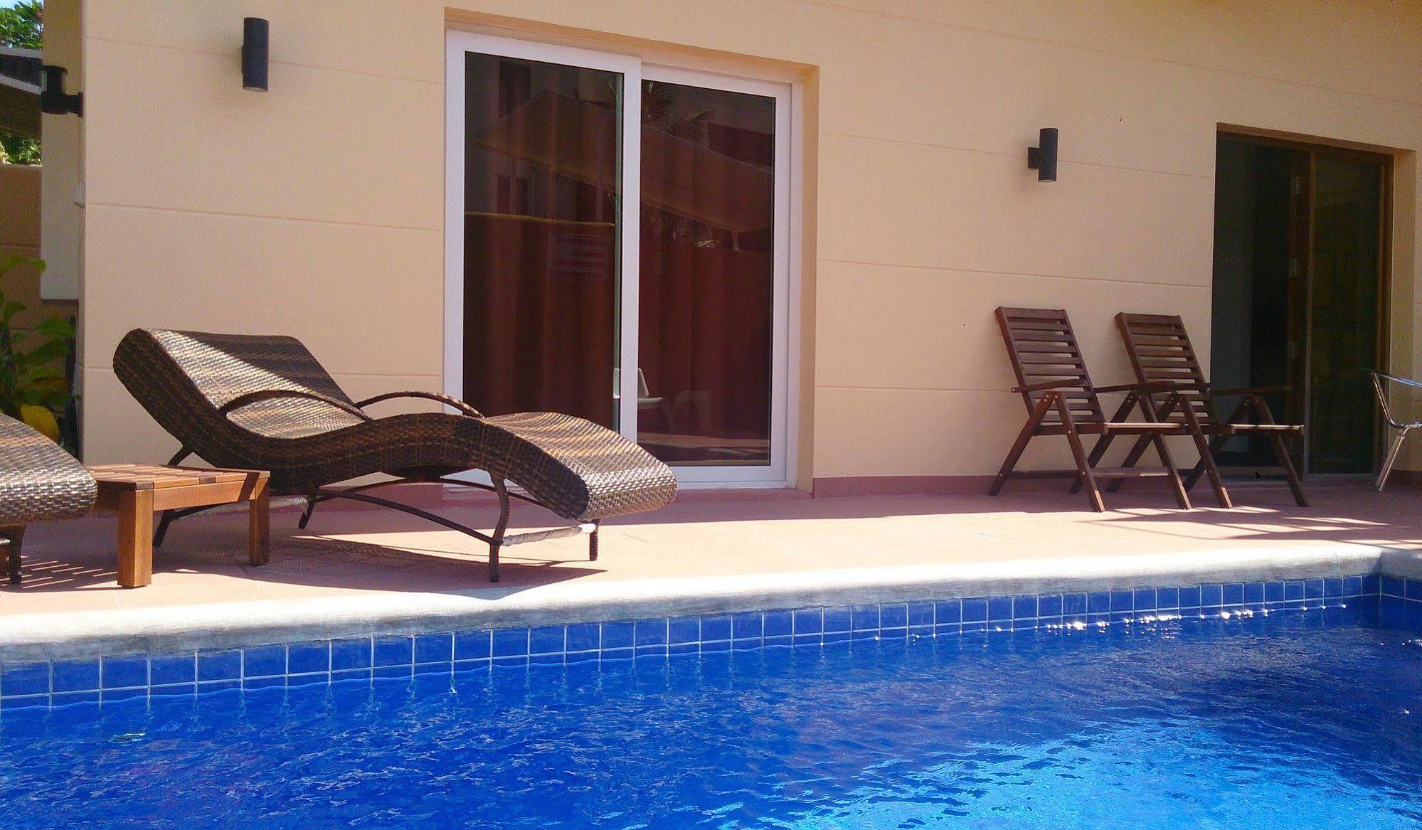 Gp Rooms Pool Guesthouse Pattaya Bagian luar foto