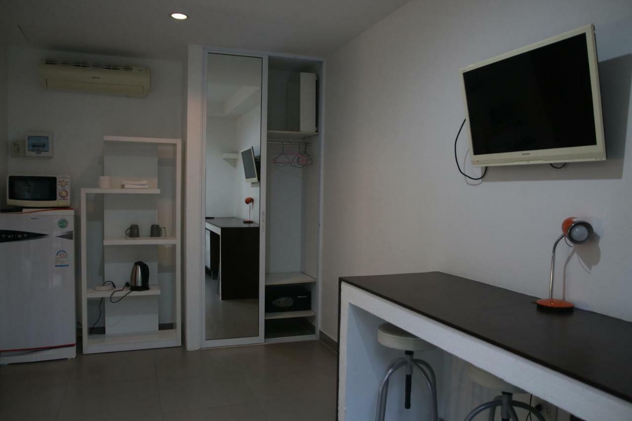Gp Rooms Pool Guesthouse Pattaya Bagian luar foto