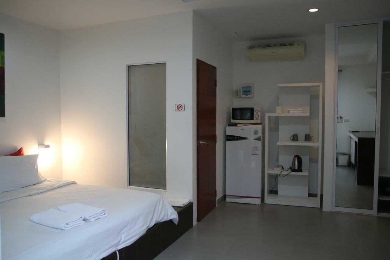 Gp Rooms Pool Guesthouse Pattaya Bagian luar foto